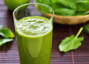 Spinach-and-apple-smoothie-detail